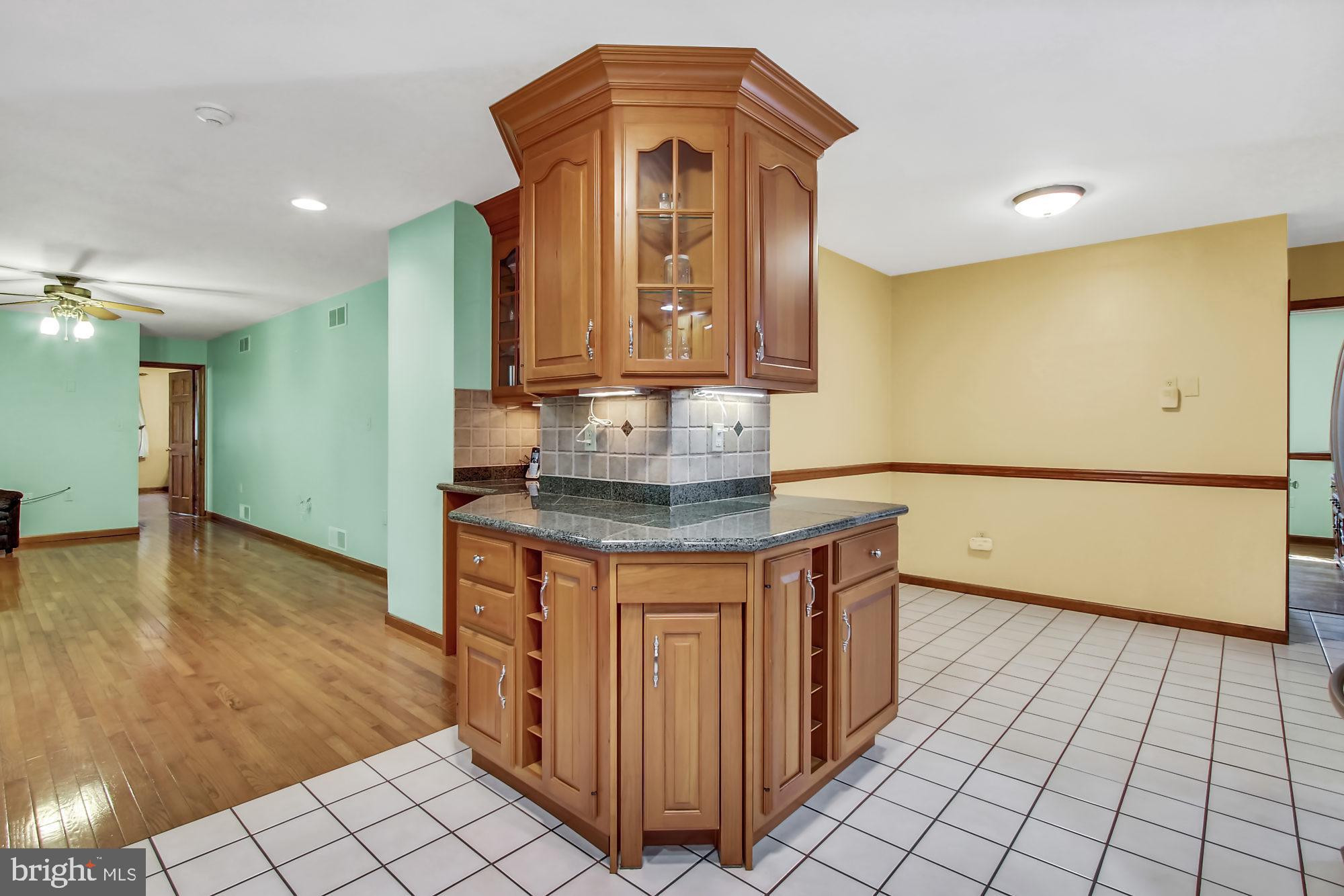 751 Brownsville Road Reading, PA 19608 - Photo 4 of 31