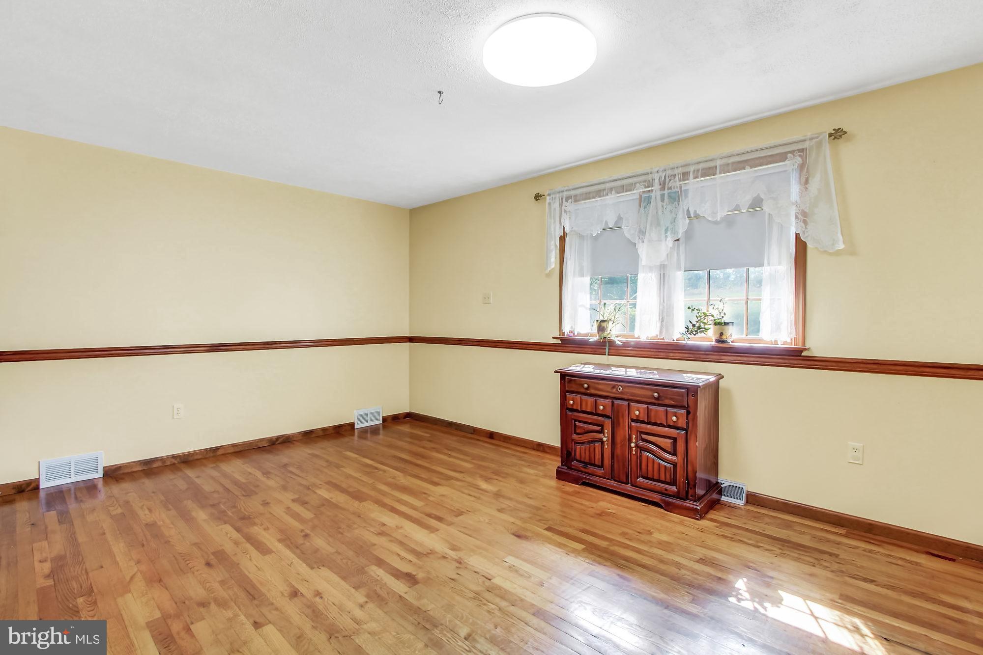 751 Brownsville Road Reading, PA 19608 - Photo 9 of 31 Living Room or Dining Room