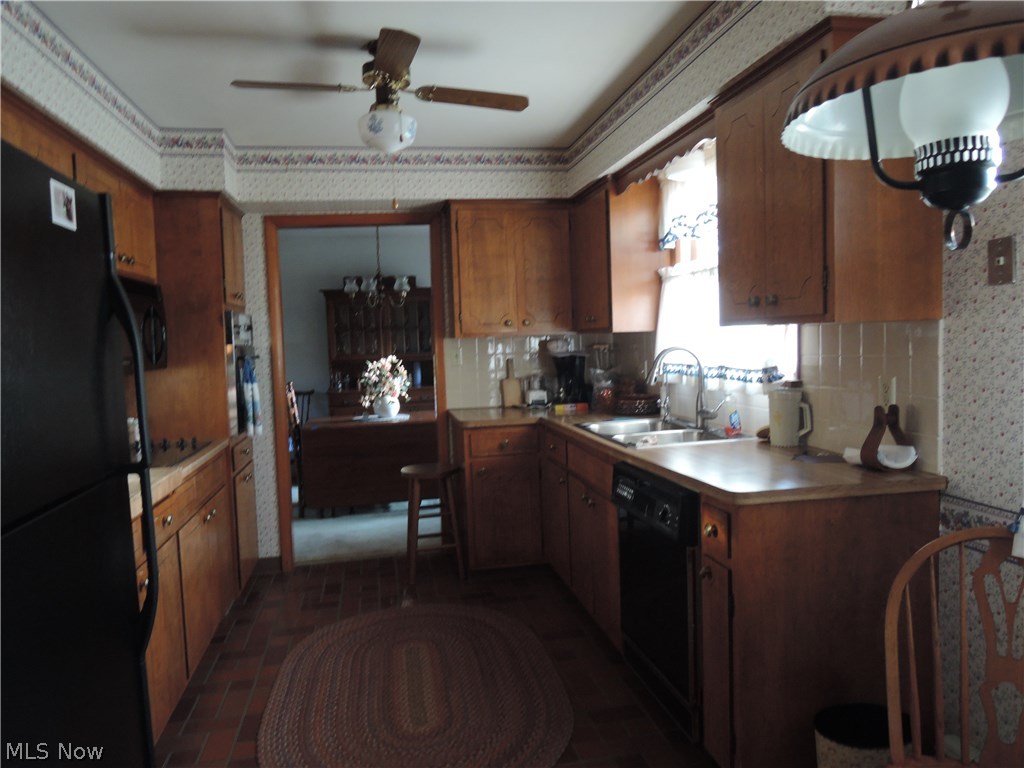 11960 Summers Road Chesterland, OH 44026 - Photo 6 of 17 Lots of cabinets and counter place in the kitchen.