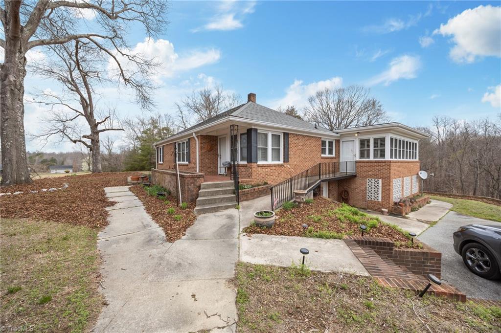 723 Haynes Road Thomasville, NC 27360 - Photo 1 of 43