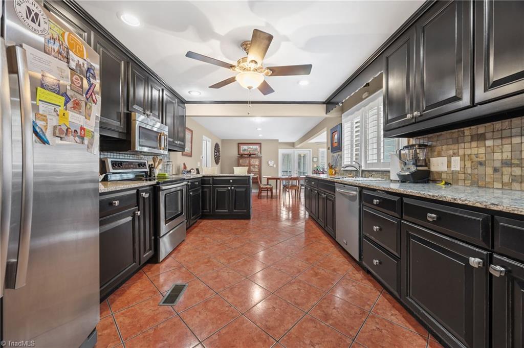 723 Haynes Road Thomasville, NC 27360 - Photo 6 of 43