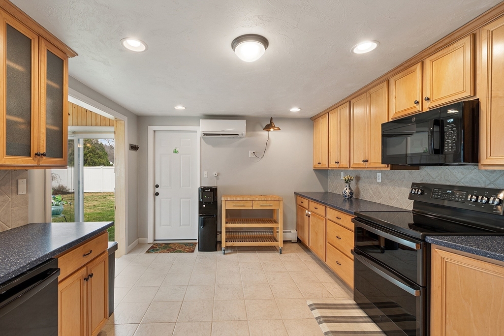13 Reo Road Maynard, MA 01754 - Photo 6 of 35 Gallery Image 6