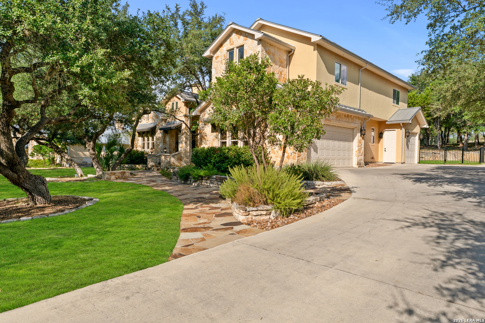 650 Long Meadow Spring Branch, TX 78070 - Photo 4 of 41 Gallery Image 4