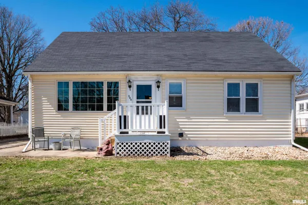 $230,000 | 304 North Magnolia Street, Elmwood, IL 61529