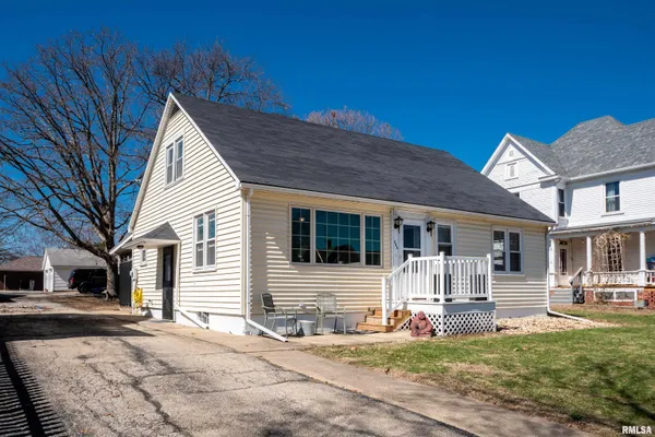 $230,000 | 304 North Magnolia Street, Elmwood, IL 61529