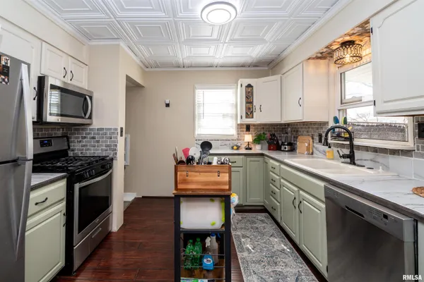$230,000 | 304 North Magnolia Street, Elmwood, IL 61529