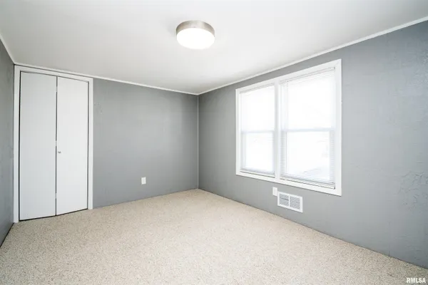 $230,000 | 304 North Magnolia Street, Elmwood, IL 61529