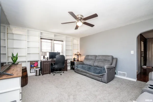 $230,000 | 304 North Magnolia Street, Elmwood, IL 61529