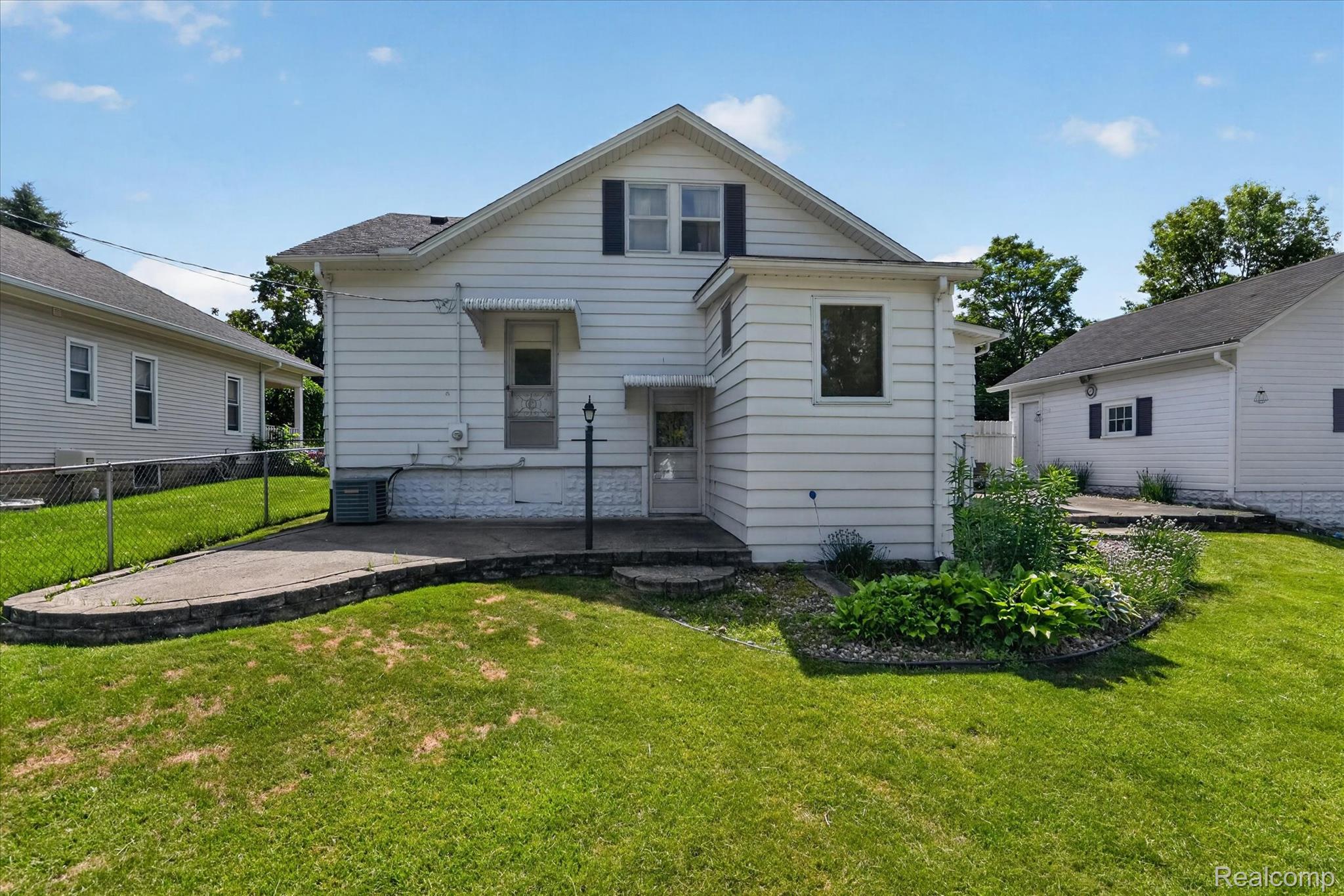410 South Center Street Howell, MI 48843 - Photo 35 of 47 42-410-S-Center-St-Howell-MI-48843-WindowStill.jpg