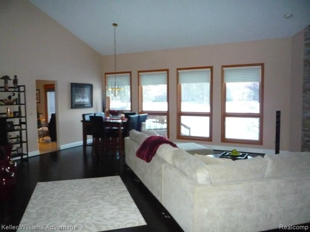 31136 Country Ridge Circle Farmington, MI 48331 - Photo 4 of 26 P1040156.jpg