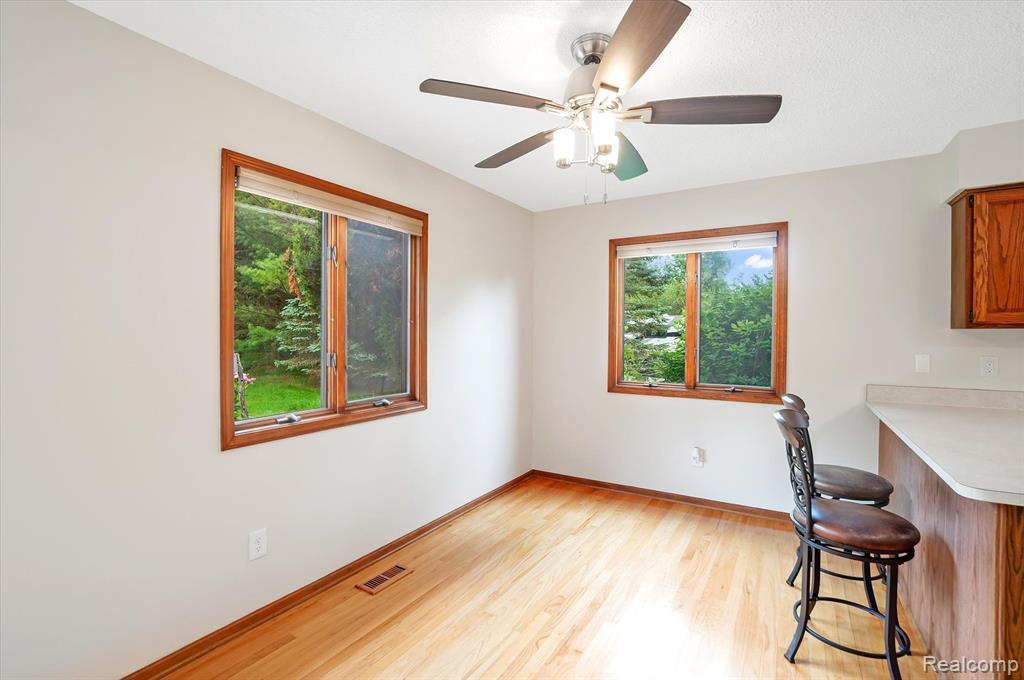 1674 North Hacker Road Howell, MI 48843 - Photo 7 of 40