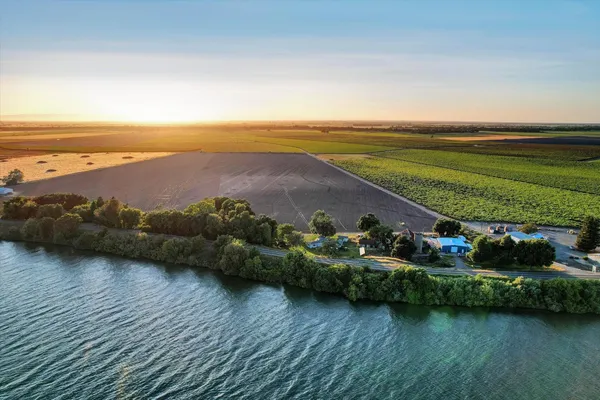 $750,000 | 39620 South River Road, Clarksburg, CA 95612