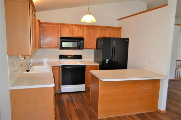 $274,900 | 526 Olive Court, Mulvane, KS 67110