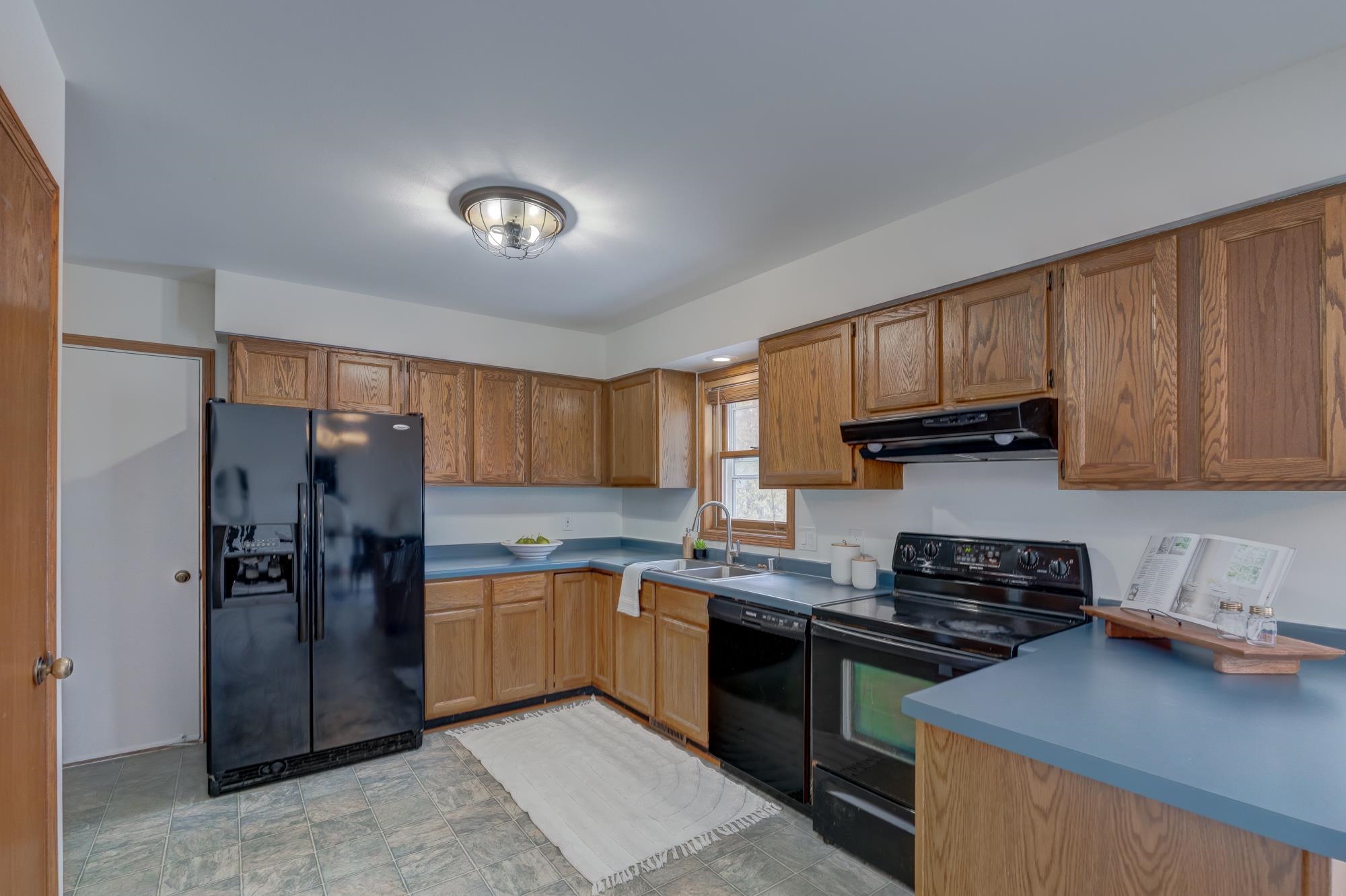 3149 Silverton Trail Madison, WI 53719 - Photo 15 of 57