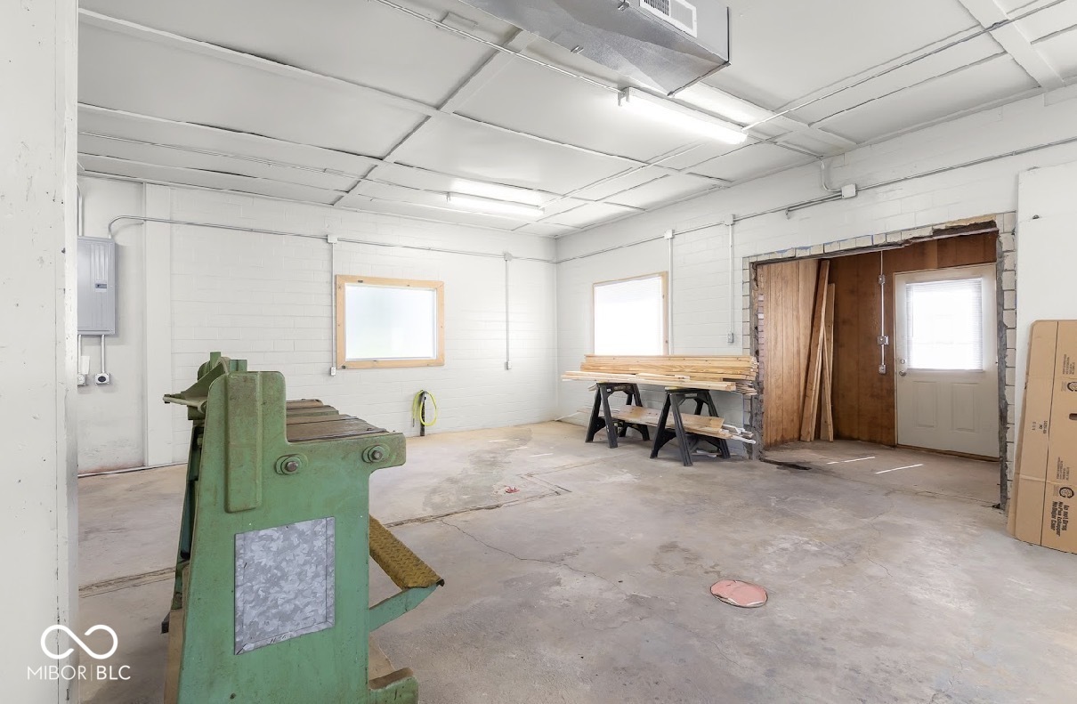 604 South Main Street Edinburgh, IN 46124 - Photo 5 of 23