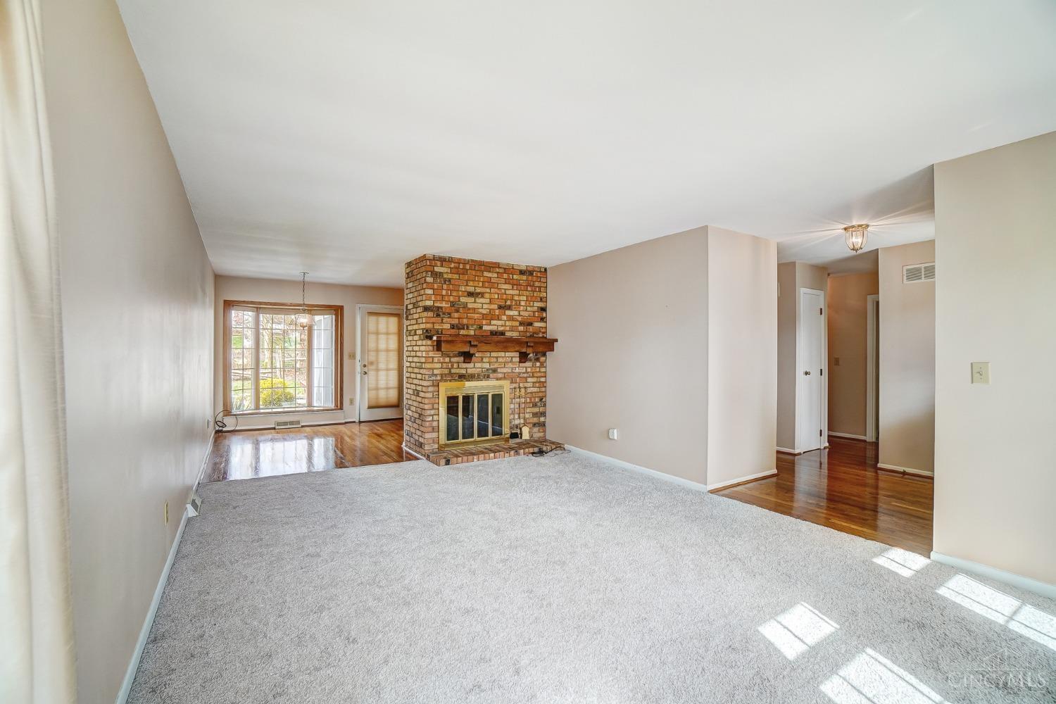 1053 Sutton Road Cincinnati, OH 45230 - Photo 8 of 43