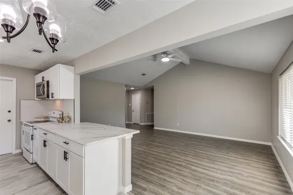 $2,100 | 13979 Towneway Drive, Sugar Land, TX 77498