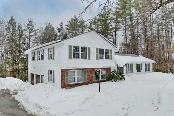 $699,999 | 53 Oak-Knoll Road, Meredith, NH 03253