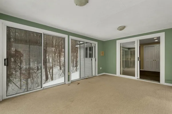 $699,999 | 53 Oak-Knoll Road, Meredith, NH 03253
