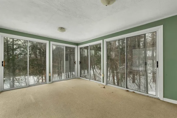 $699,999 | 53 Oak-Knoll Road, Meredith, NH 03253