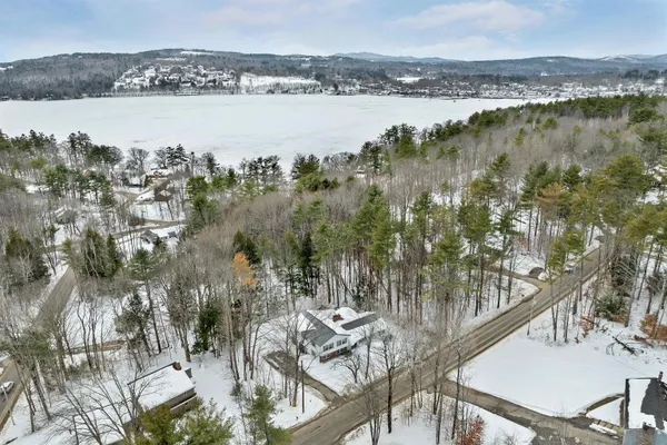 $699,999 | 53 Oak-Knoll Road, Meredith, NH 03253