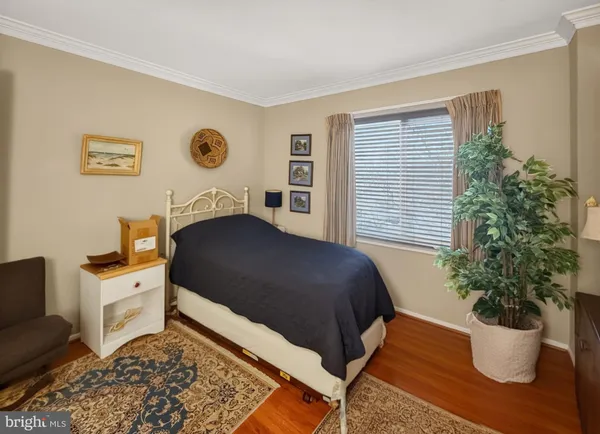 $3,100 | 8370 Greensboro Drive, Unit 325, McLean, VA 22102