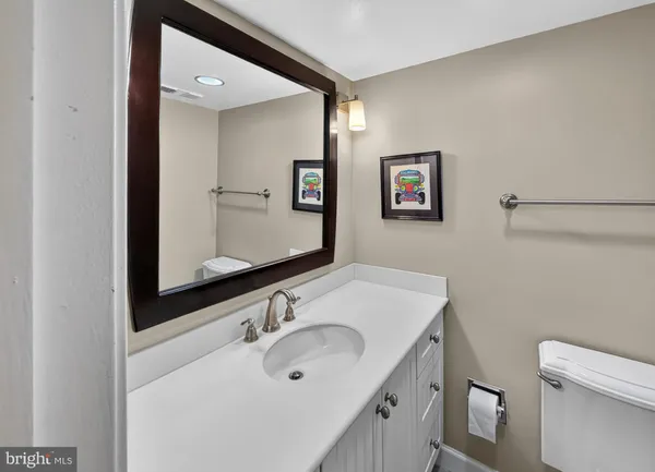 $3,100 | 8370 Greensboro Drive, Unit 325, McLean, VA 22102