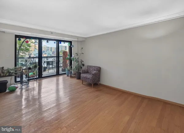 $3,100 | 8370 Greensboro Drive, Unit 325, McLean, VA 22102