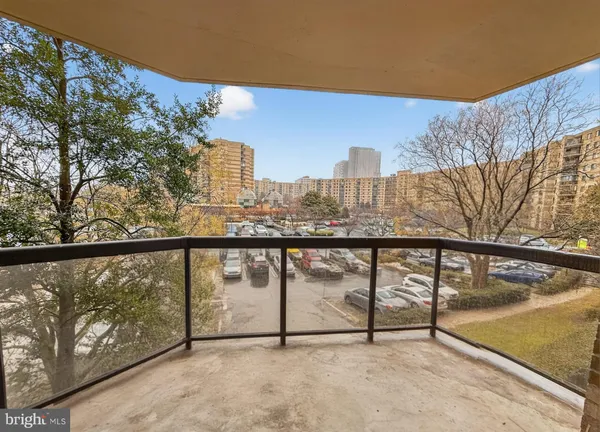 $3,100 | 8370 Greensboro Drive, Unit 325, McLean, VA 22102