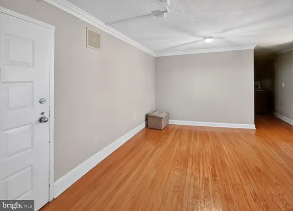 $3,100 | 8370 Greensboro Drive, Unit 325, McLean, VA 22102