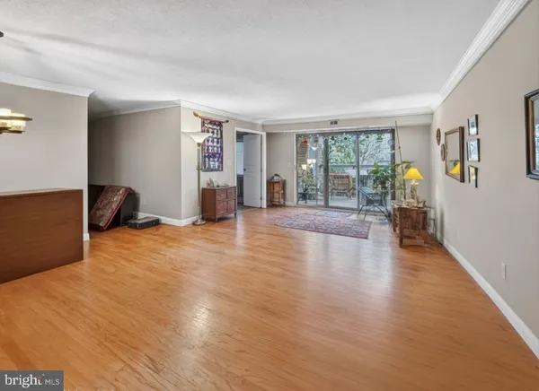 $3,100 | 8370 Greensboro Drive, Unit 325, McLean, VA 22102