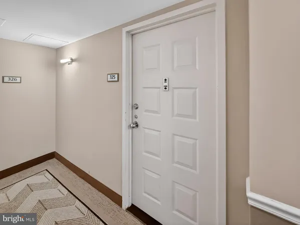 $3,100 | 8370 Greensboro Drive, Unit 325, McLean, VA 22102