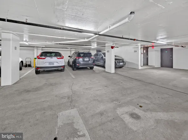 $3,100 | 8370 Greensboro Drive, Unit 325, McLean, VA 22102