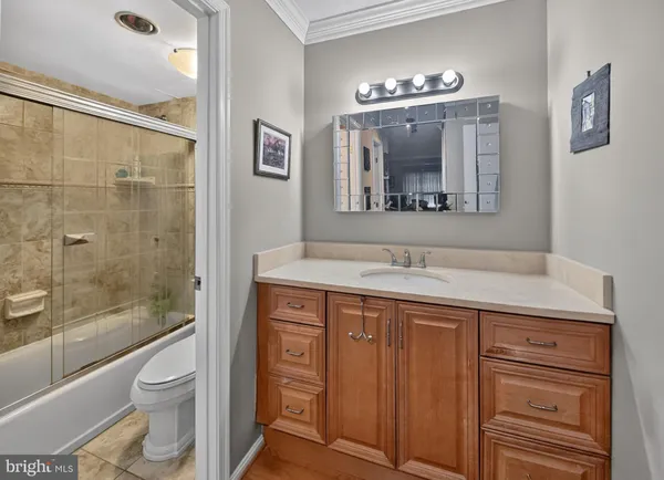 $3,100 | 8370 Greensboro Drive, Unit 325, McLean, VA 22102