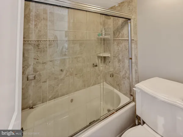 $3,100 | 8370 Greensboro Drive, Unit 325, McLean, VA 22102