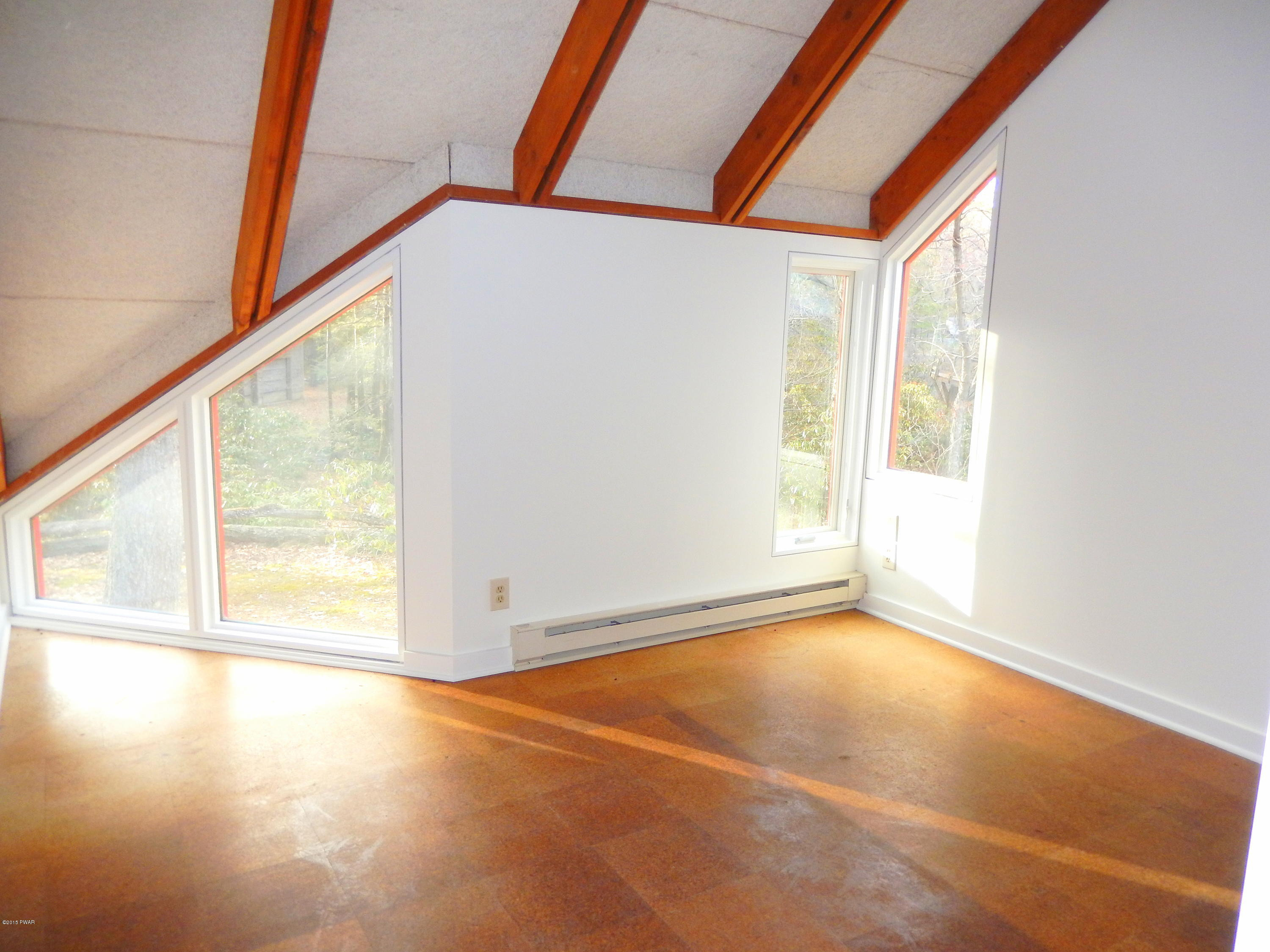 108 Fairview Hemlock Point Road Road Tafton, PA 18464 - Photo 5 of 59
