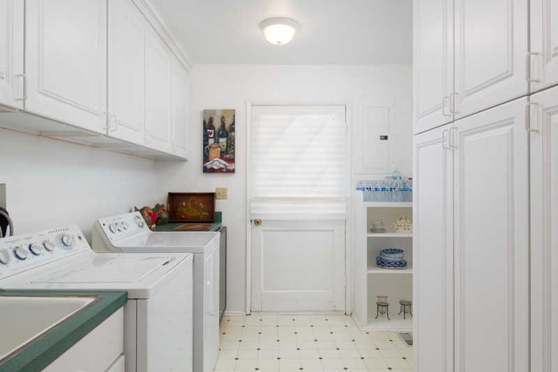 2466 Wynola Road Julian, CA 92036 - Photo 18 of 25 Separate laundry, pantry, and third bathroom.