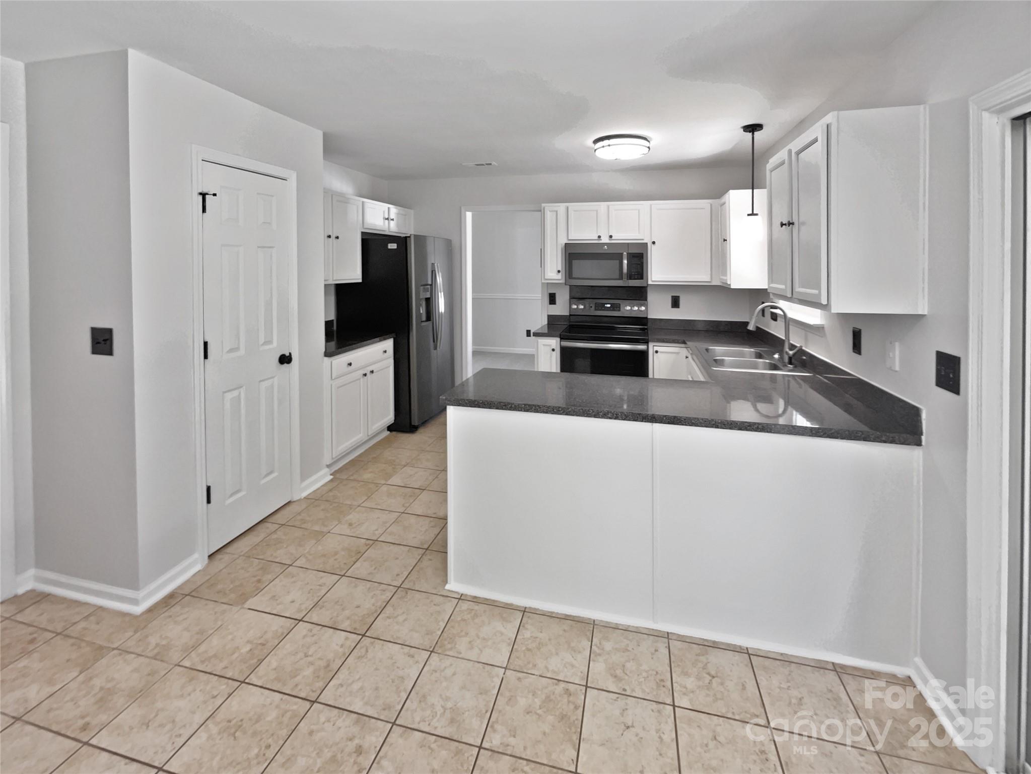 2720 Black Cherry Drive Charlotte, NC 28262 - Photo 14 of 22