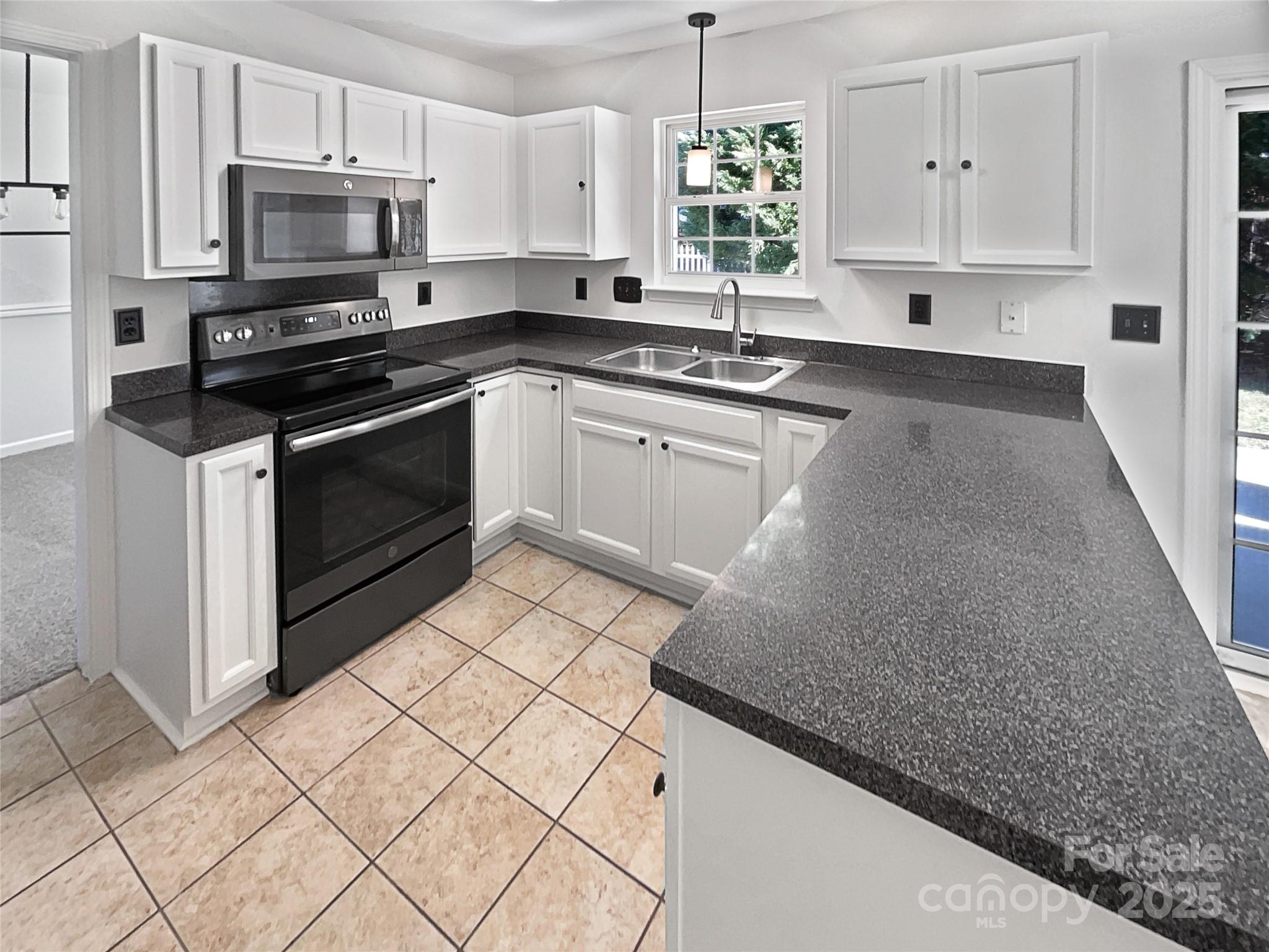 2720 Black Cherry Drive Charlotte, NC 28262 - Photo 6 of 22