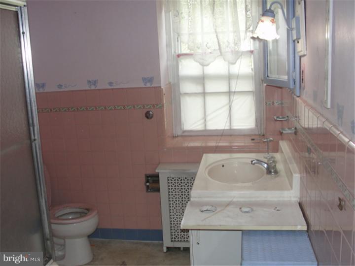 9230 Verree Road Philadelphia, PA 19115 - Photo 9 of 13