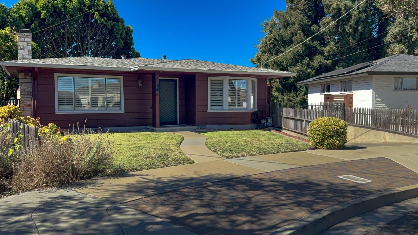 162 Riker Terrace Salinas, CA 93901 - Photo 2 of 47 Gallery Image 2