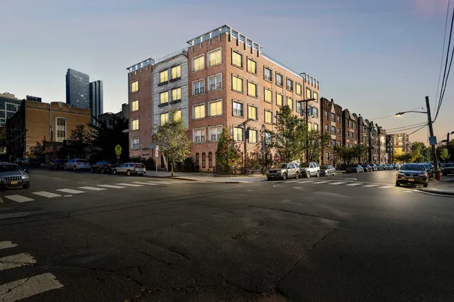 $4,000 | 45 Broadway, Unit 302, Jersey City, NJ 07306