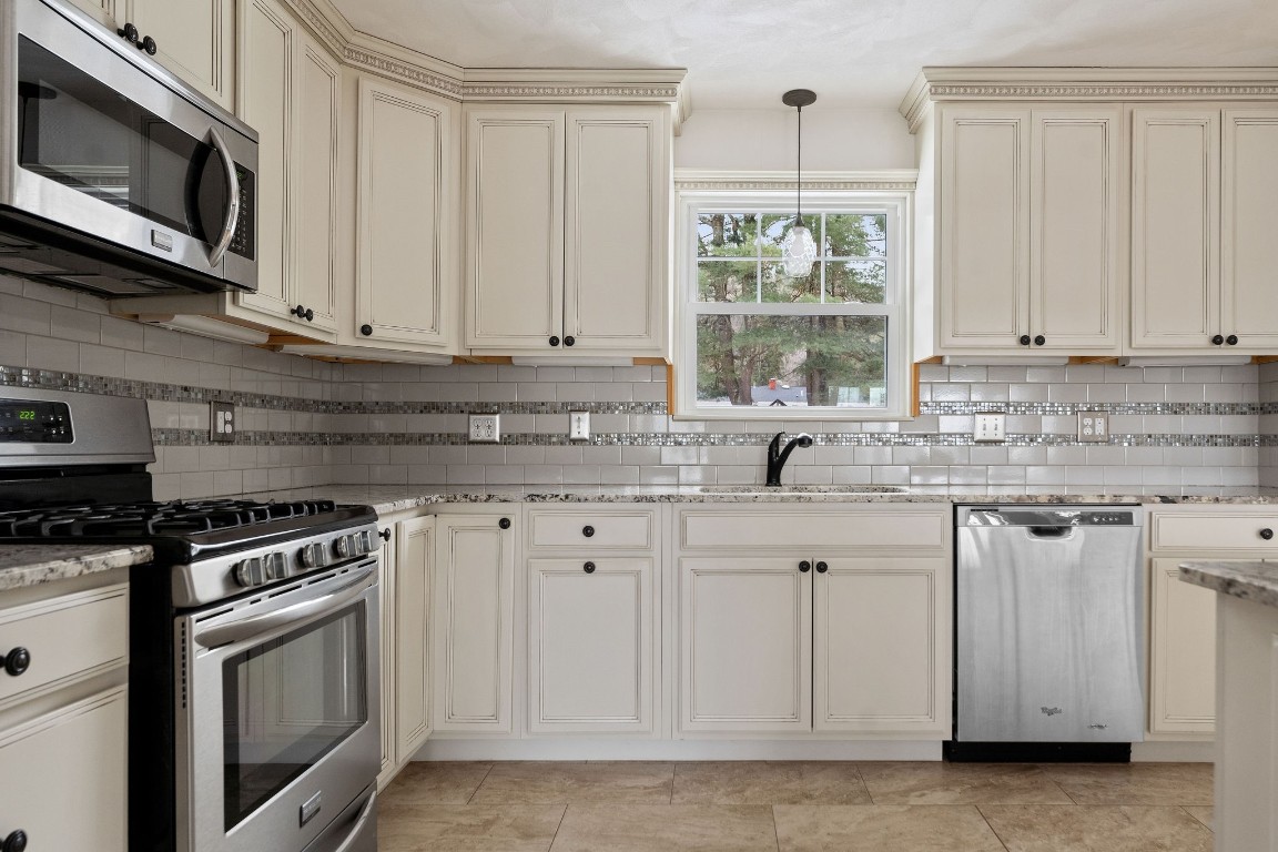 17 Dorothy Road Apalachin, NY 13732 - Photo 13 of 38