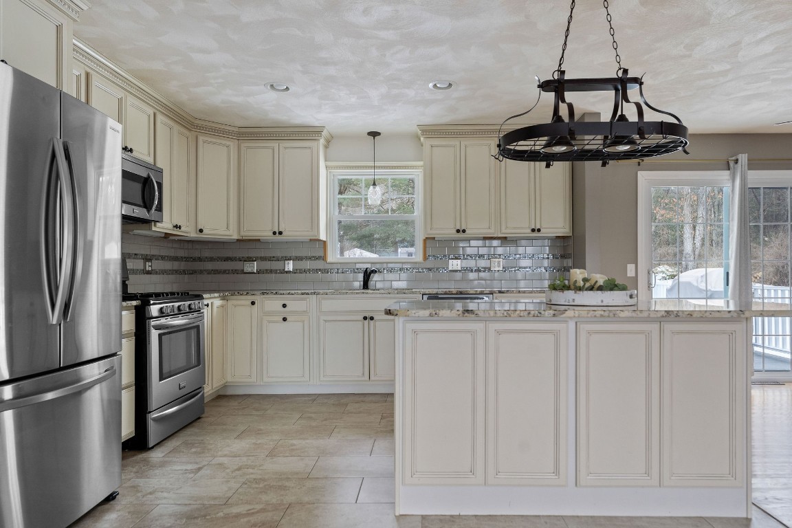 17 Dorothy Road Apalachin, NY 13732 - Photo 15 of 38