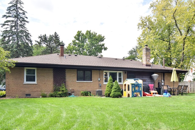903 Crest Street Wheaton, IL 60189 - Photo 11 of 12
