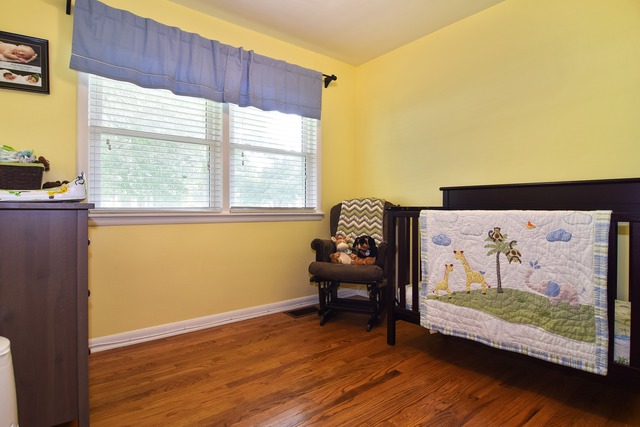 903 Crest Street Wheaton, IL 60189 - Photo 8 of 12