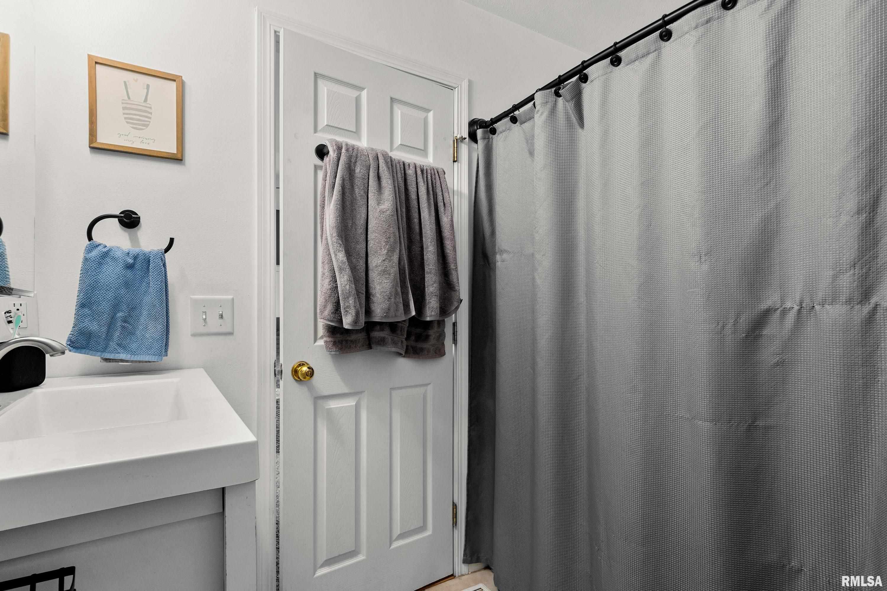 1918 Stoneridge Washington, IL 61571 - Photo 34 of 45