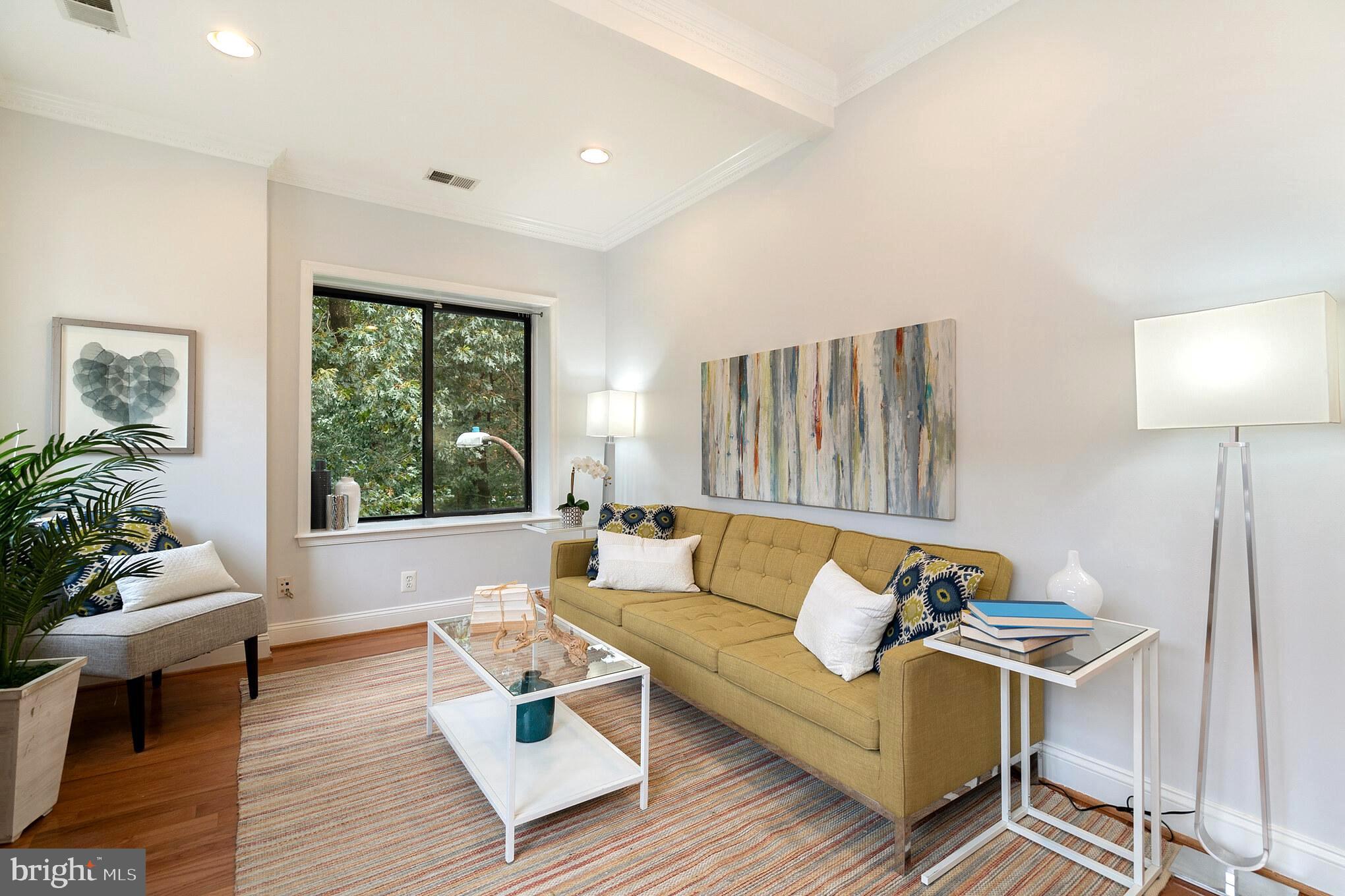 Hardwood Floors & Tall Ceilings