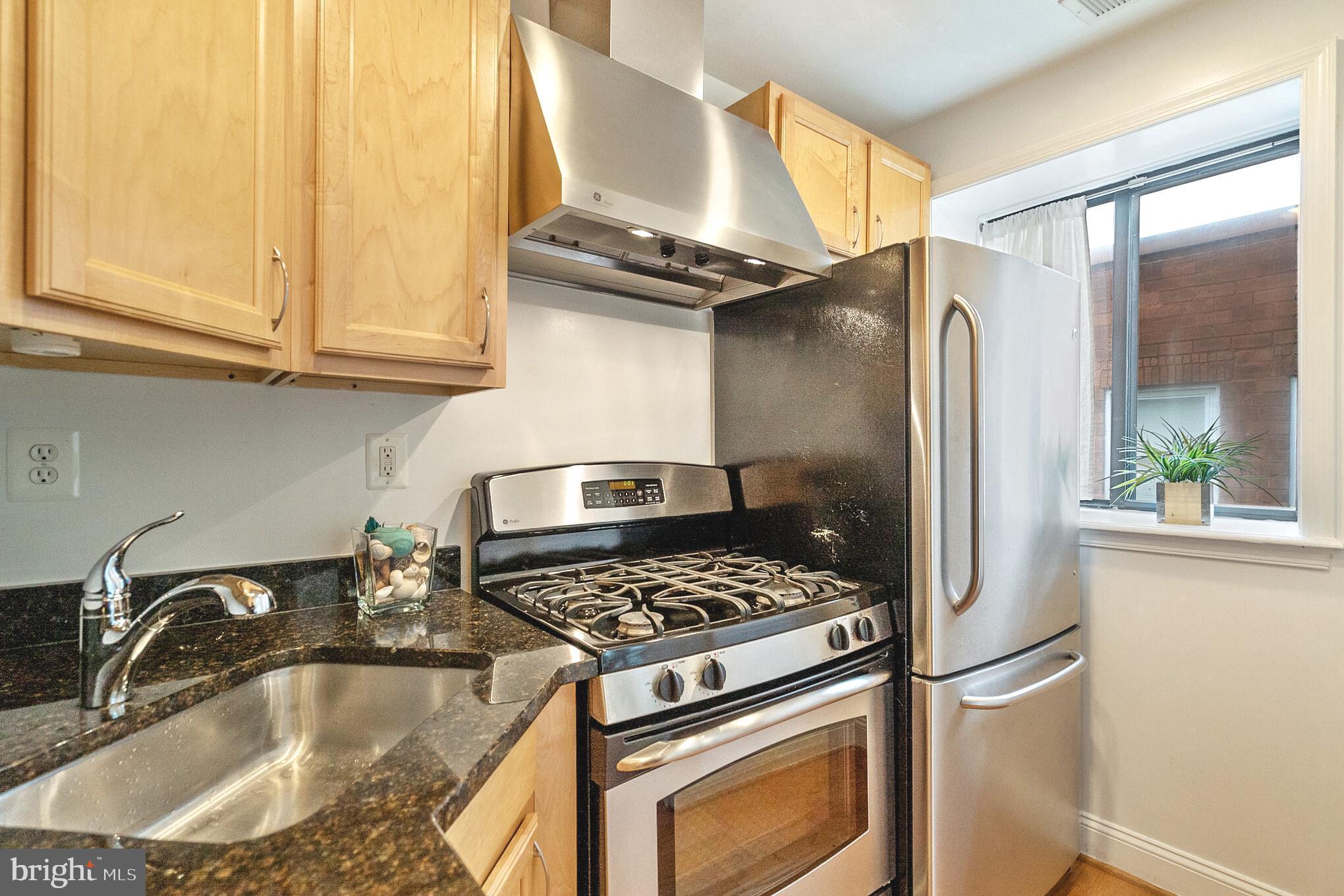 Updated Kitchen with Gas Cooking