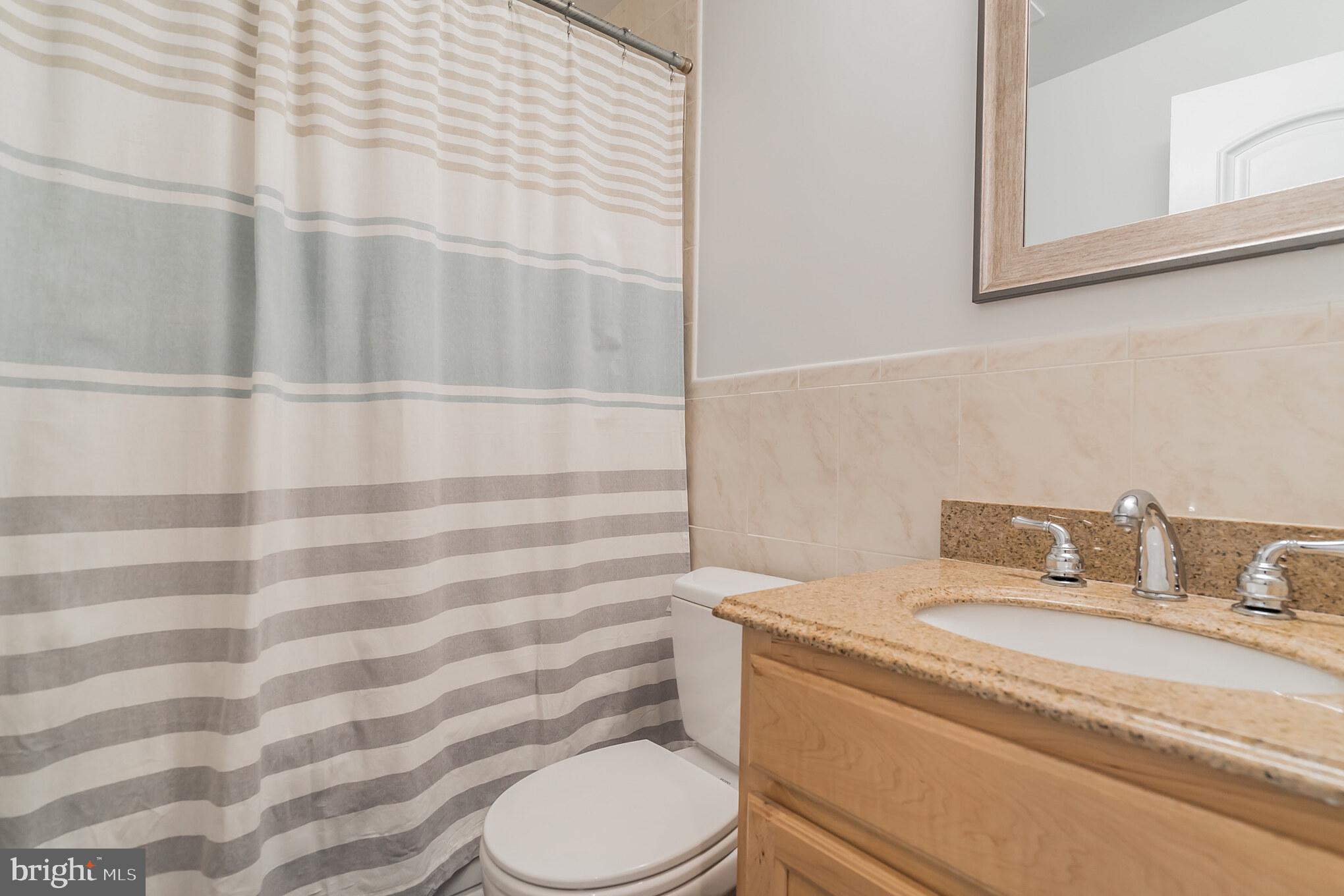 1437 Spring Road Northwest, Unit 34 Washington, DC 20010 - Photo 9 of 19 Full Bathroom
